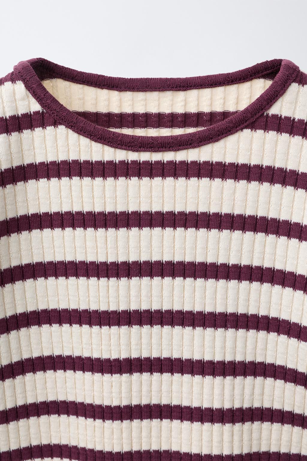 КОМПЛЕКТ ИЗ ФУТБОЛКИ И РАСКЛЕШЕННЫХ ЛЕГИНСОВ В РУБЧИК В ПОЛОСКУ