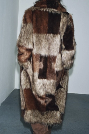 Пальто из искусственного меха в стиле пэчворк — ZW COLLECTION LIMITED EDITION- Заказать в России