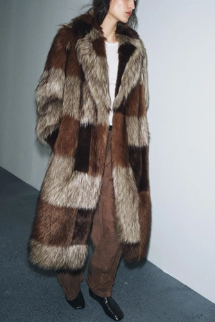 Пальто из искусственного меха в стиле пэчворк — ZW COLLECTION LIMITED EDITION- Заказать в России