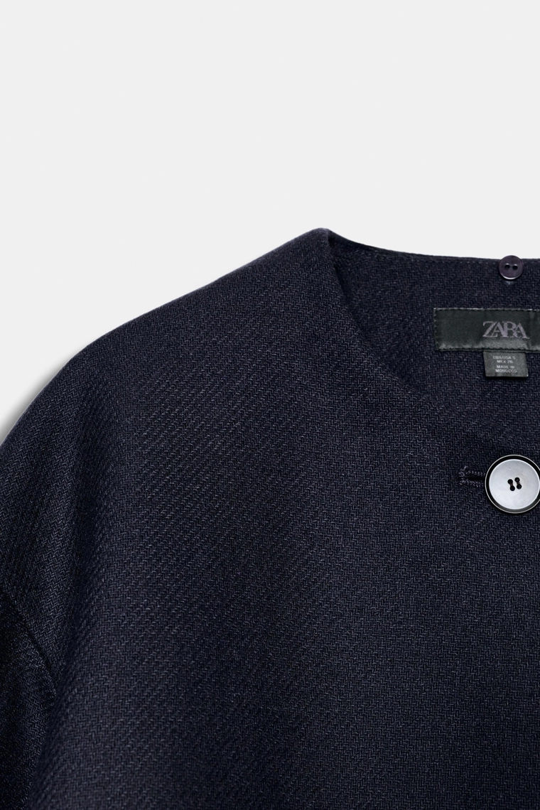 Шерстяное пальто с шарфом