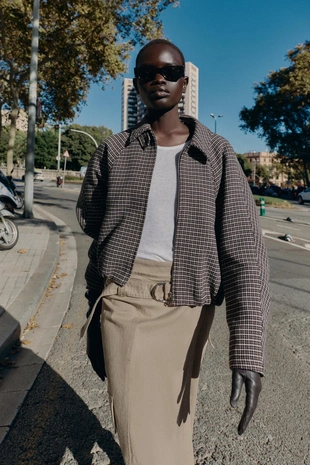 Утепленный бомбер с узором «гусиная лапка»- Заказать в России