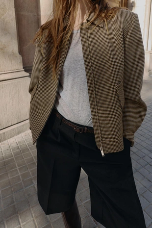 Бомбер в гусиную лапку с подплечниками- Заказать в России