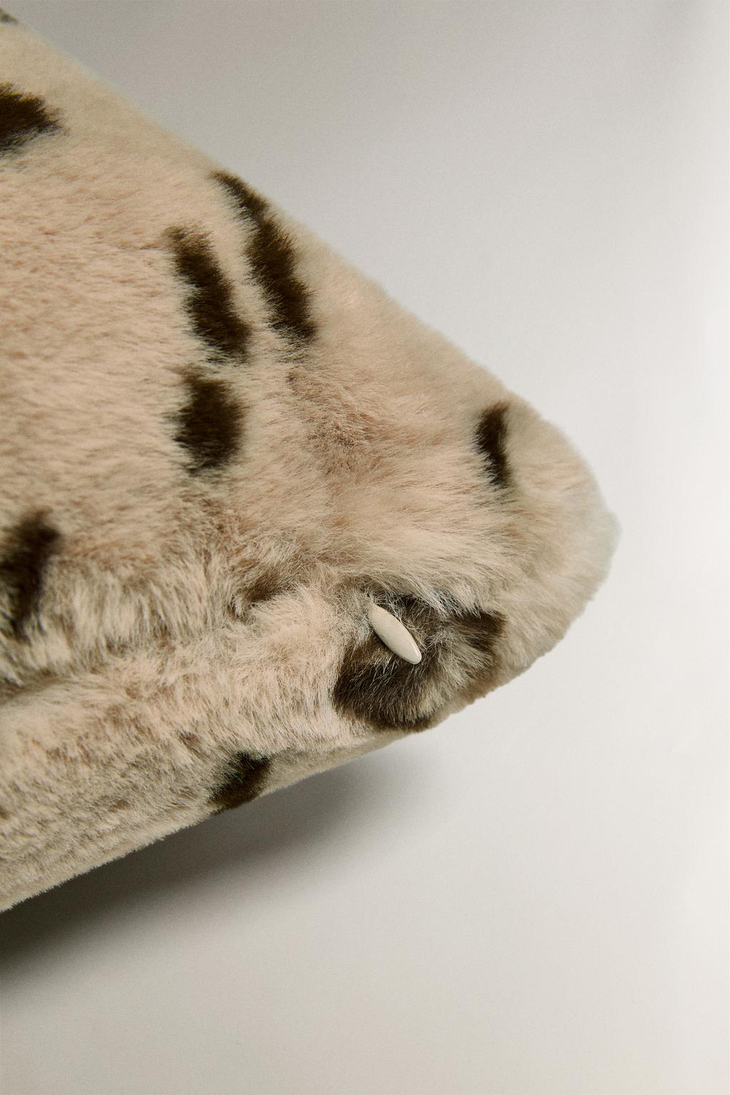 Обложка подушки из искусственного меха с животным принтом