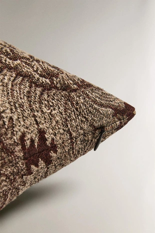 Наволочка с вышивкой цветочного узора- Заказать в России