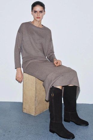 Замшевые сапоги в жокейском стиле на плоской подошве- Заказать в России