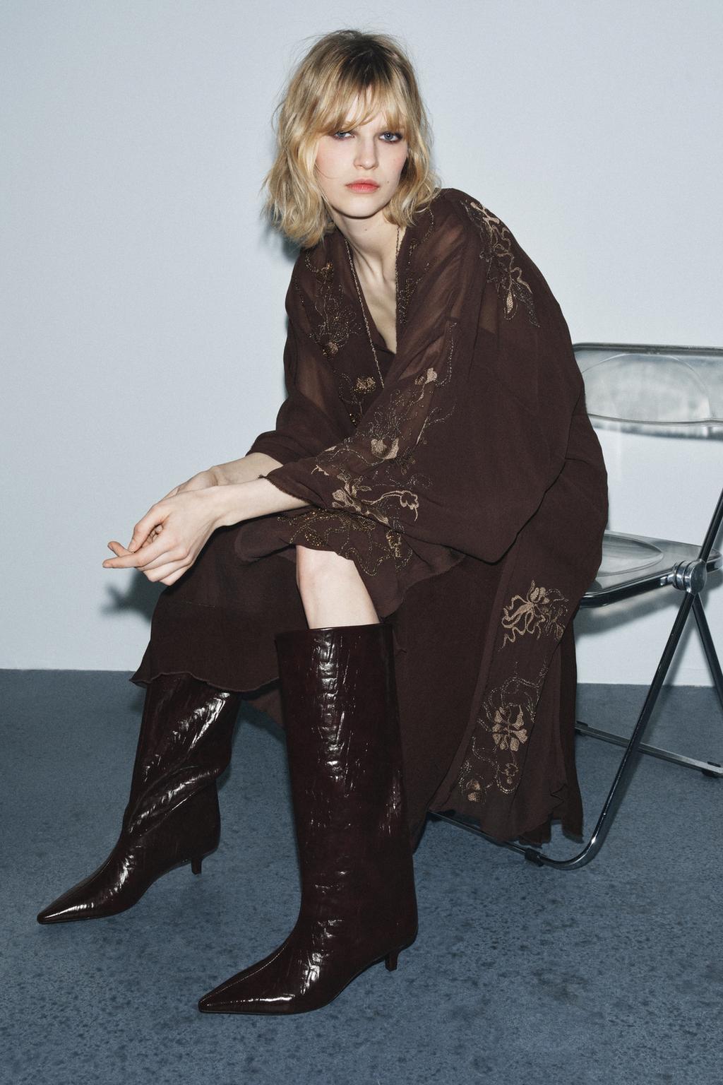 САПОГИ НА СРЕДНЕМ КАБЛУКЕ