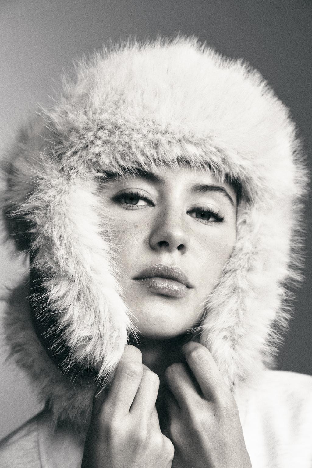 ШАПКА-УШАНКА ИЗ ИСКУССТВЕННОЙ ЗАМШИ И МЕХА