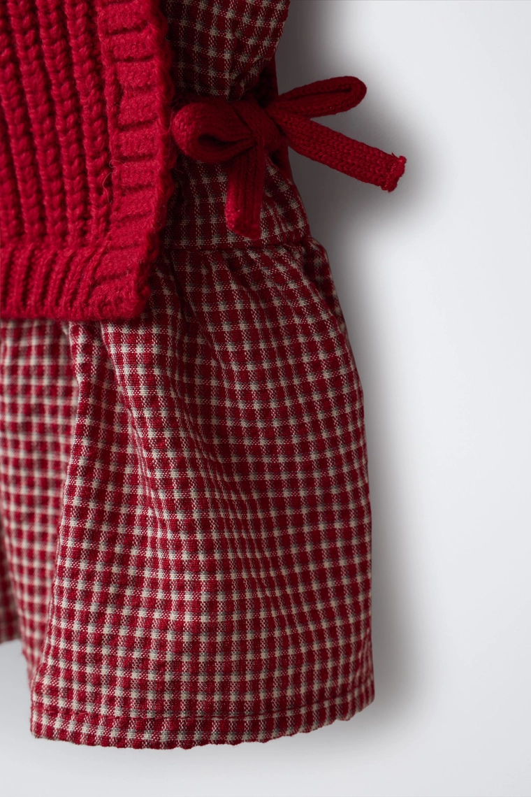 Жилетка-жакет с вышитой рубашкой