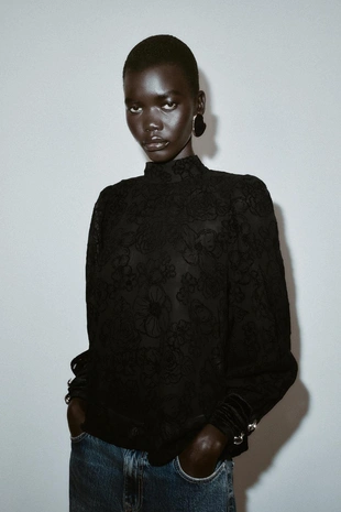 Блуза из полупрозрачной ткани с бантом и бархатом- Заказать в России