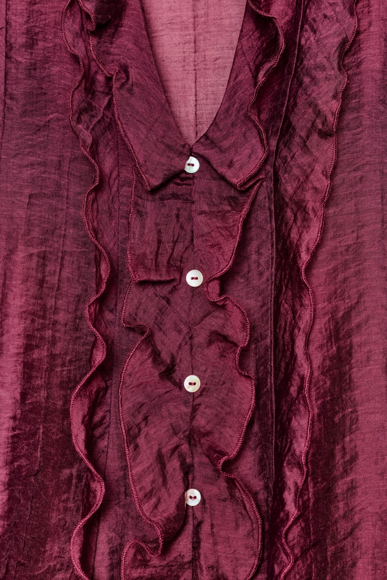 Блузка в горошек с оборками