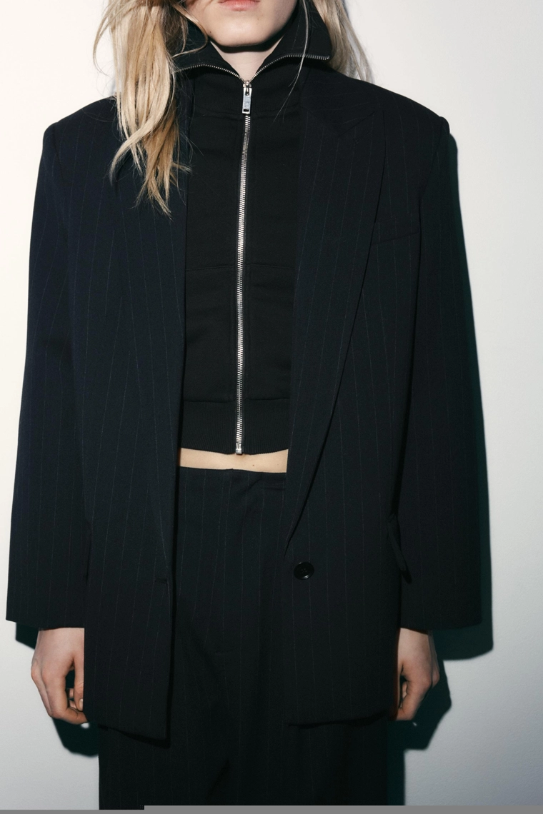 Пиджак в полоску с карманами