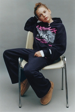 Брюки WIDE LEG из мягкой ткани KPOP DEMON HUNTERS™ NETFLIX ©- Заказать в России