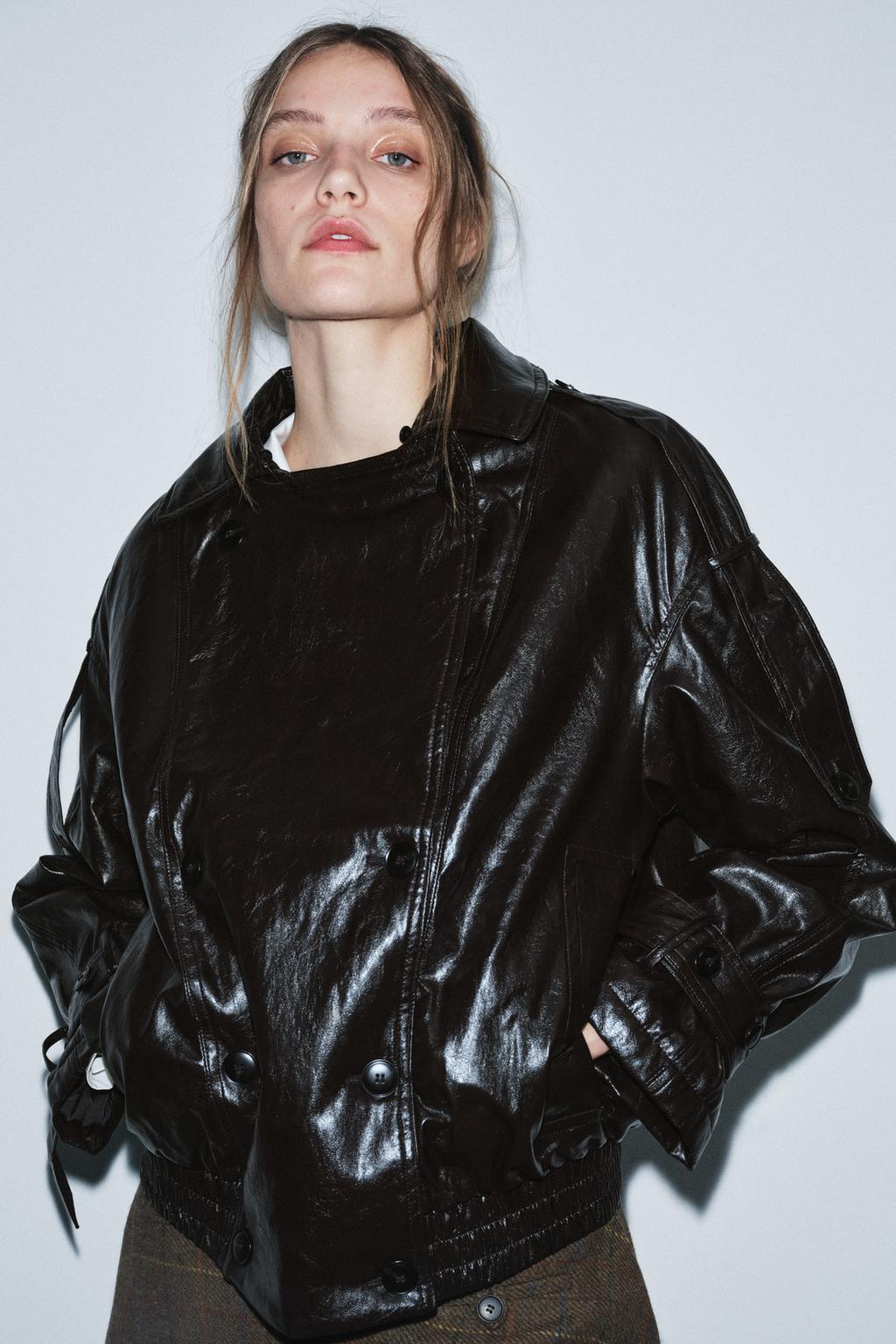 БЛЕСТЯЩАЯ КУРТКА С ВОРОТНИКОМ ИЗ ИСКУССТВЕННОГО МЕХА — ZW COLLECTION