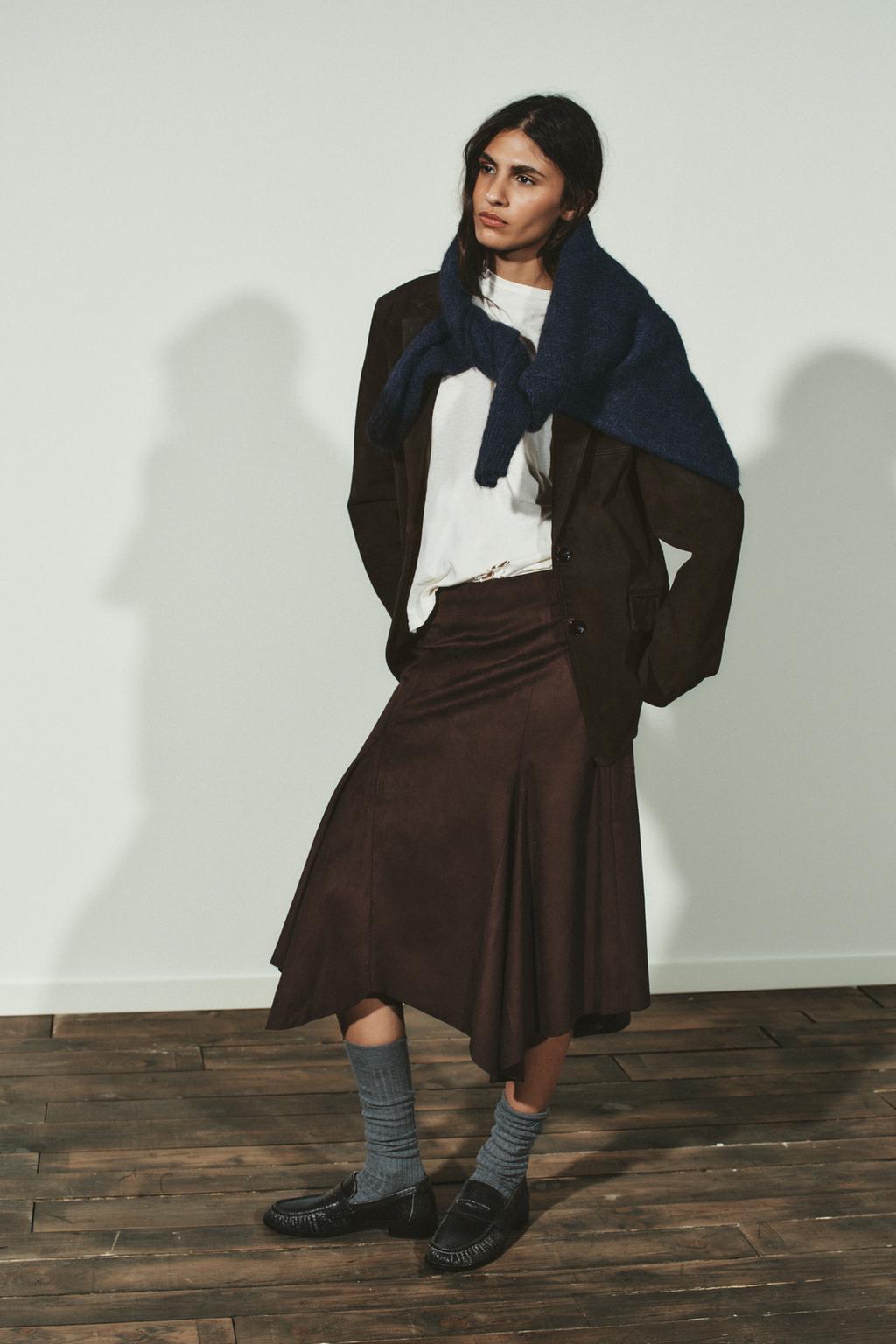 ЮБКА МИДИ АСИММЕТРИЧНОГО КРОЯ ИЗ ИСКУССТВЕННОЙ ЗАМШИ