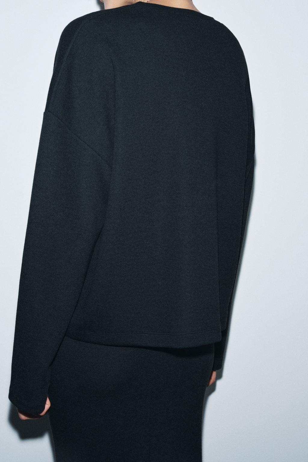 МЯГКИЙ ТОП С ДЛИННЫМИ РУКАВАМИ