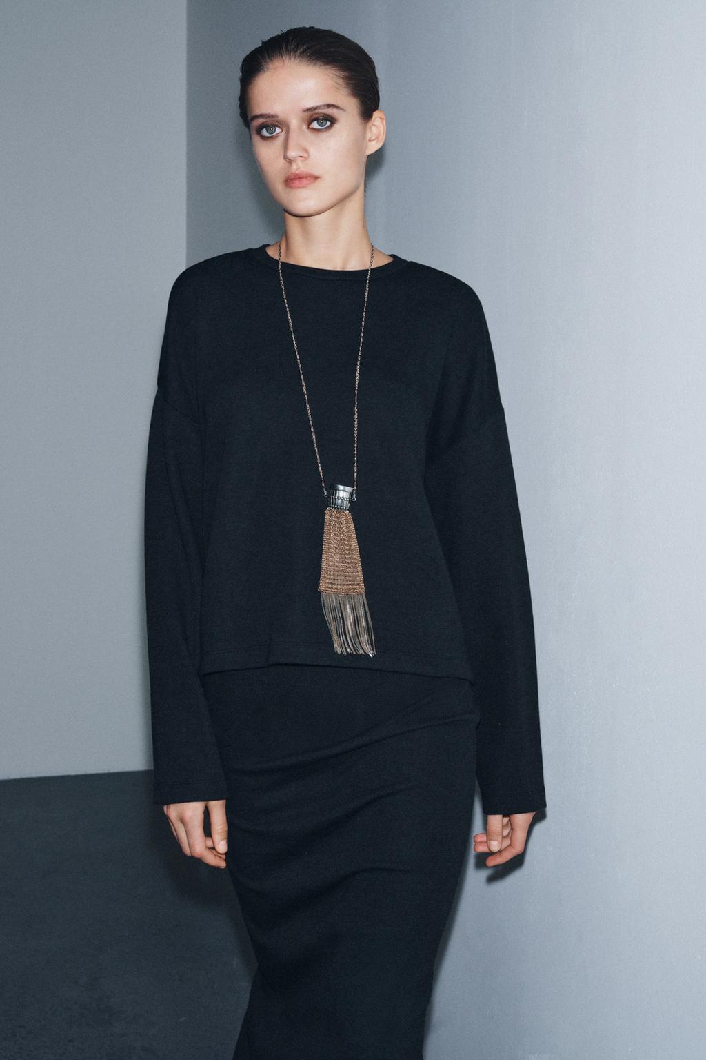 МЯГКИЙ ТОП С ДЛИННЫМИ РУКАВАМИ