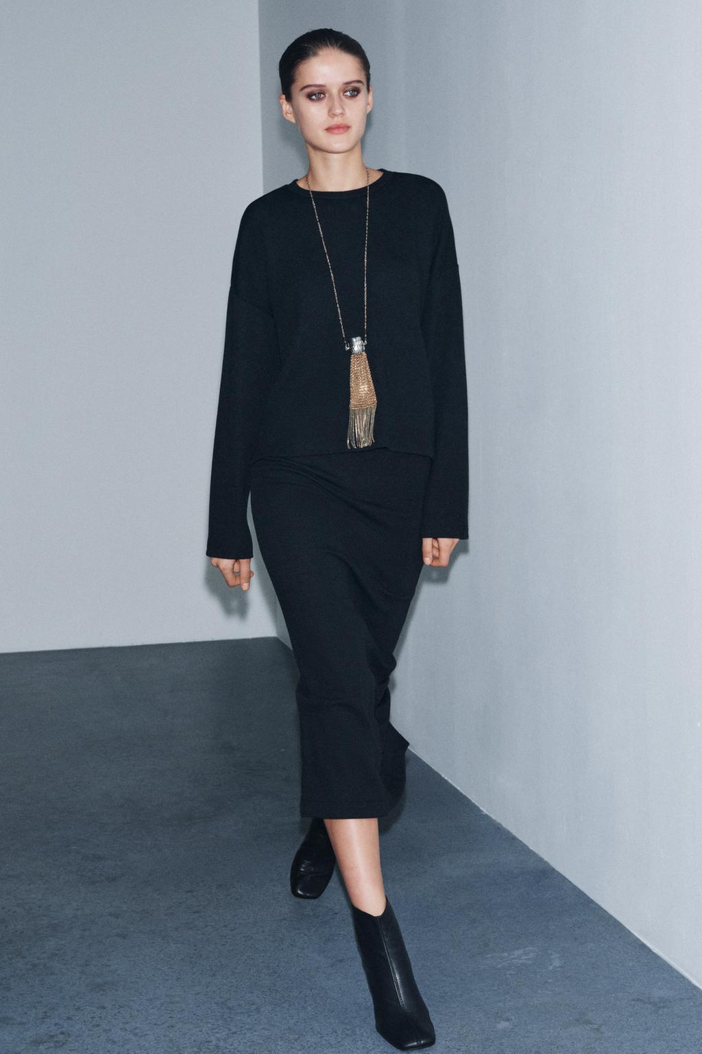 МЯГКИЙ ТОП С ДЛИННЫМИ РУКАВАМИ