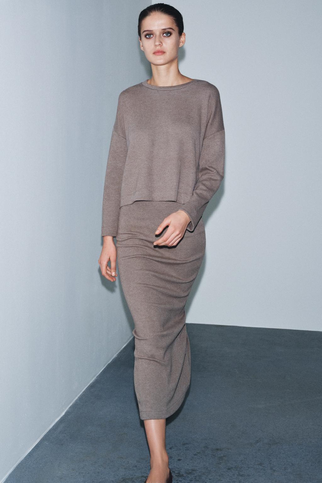 ТОП ИЗ МЯГКОЙ ТКАНИ С ДЛИННЫМИ РУКАВАМИ