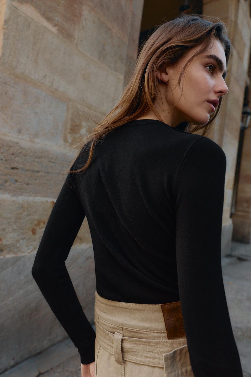 ВЯЗАНЫЙ ДЖЕМПЕР С ПУГОВИЦАМИ