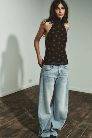 Топ из жоржета с горловиной халтер в горошек- Заказать в России