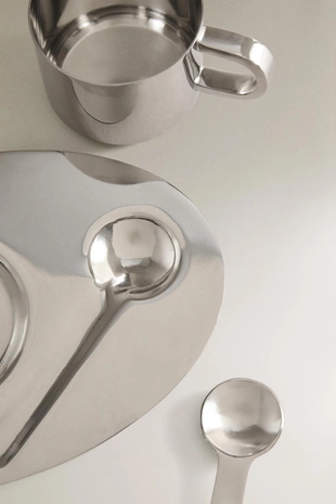 Набор из стальной кружки, ложки и подноса- Заказать в России