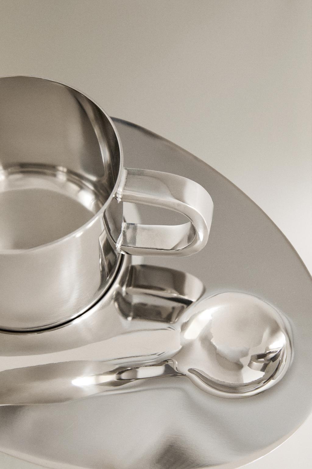 Набор из стальной кружки, ложки и подноса