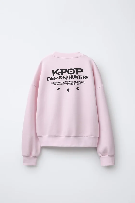 ТОЛСТОВКА С ПРИНТОМ «Kpop Demon Hunters» © Netflix