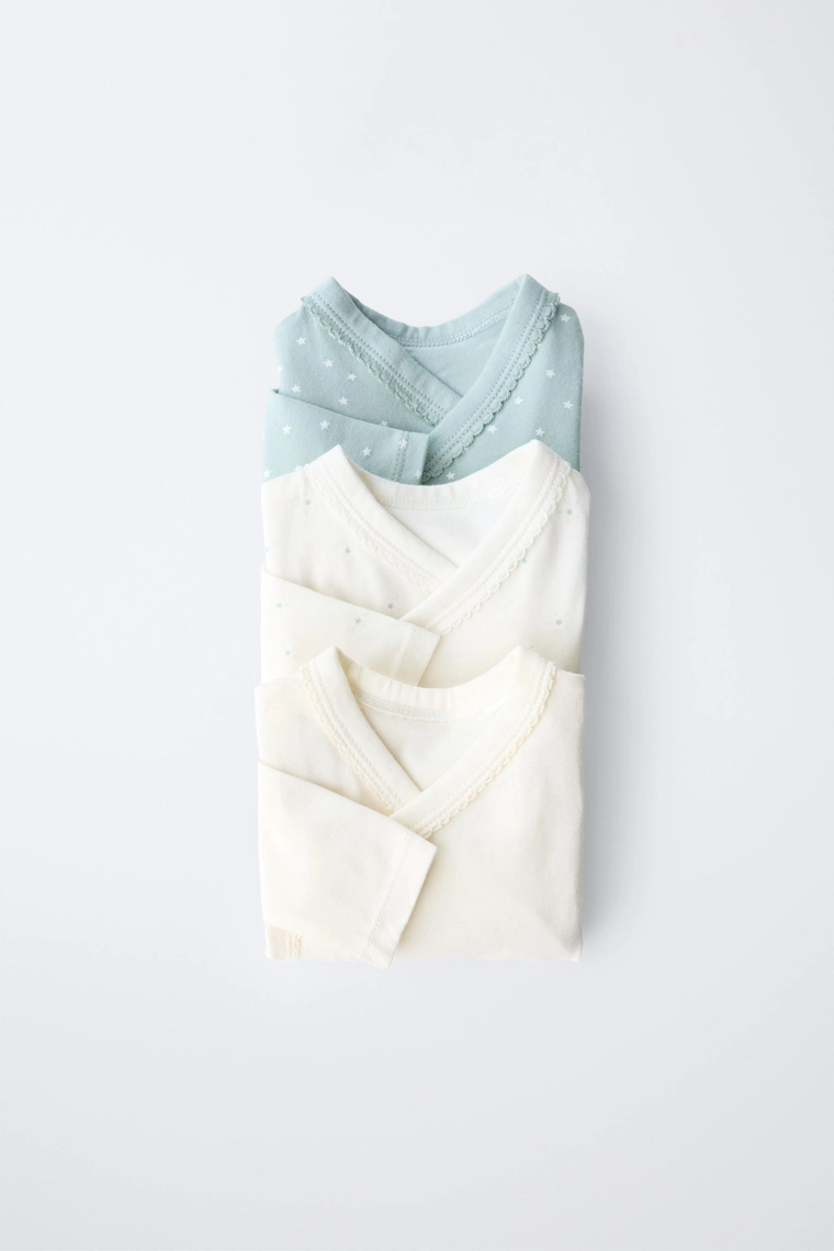 Набор из 3-х боди с кимоно-вырезом и звездами из мягкой ткани