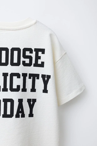 Футболка с цифровым и текстовым принтом- Заказать в России