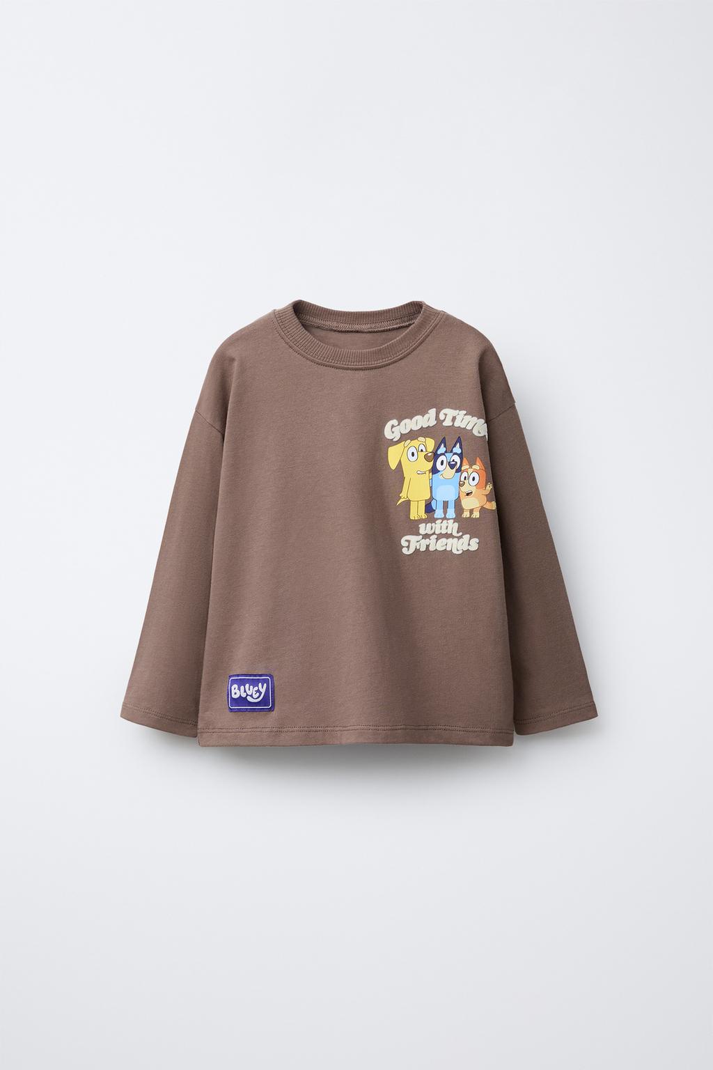 ФУТБОЛКА С РЕЛЬЕФНЫМ ПРИНТОМ BLUEY © LUDO STUDIO