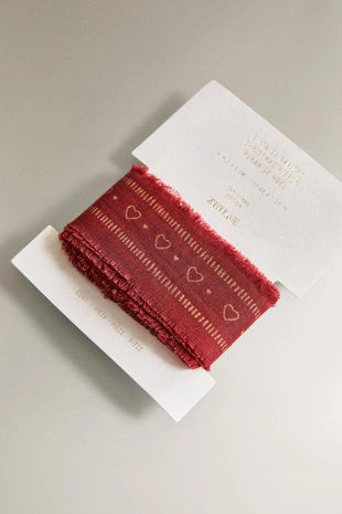 Ленточка для упаковки подарков с сердечком и бахромой- Заказать в России