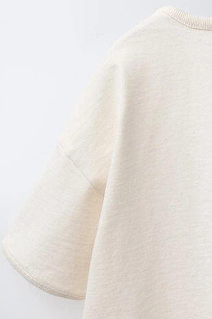 Футболка с текстовыми нашивками- Заказать в России