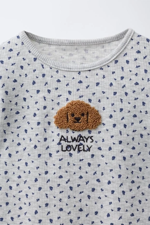 Футболка из ребристого трикотажа с цветочным и животным нашивками