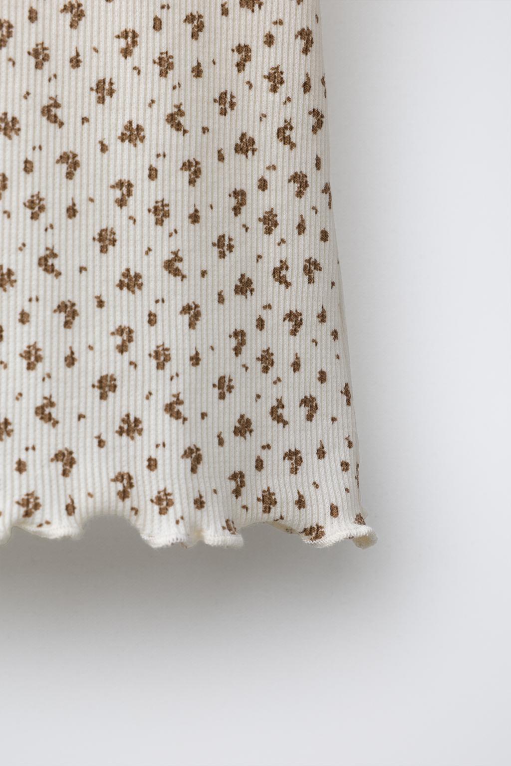 Рубашка с узором цветов и животным патчем