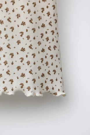 Рубашка с узором цветов и животным патчем- Заказать в России