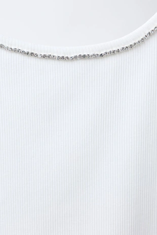 Топ в рубчик со стразами