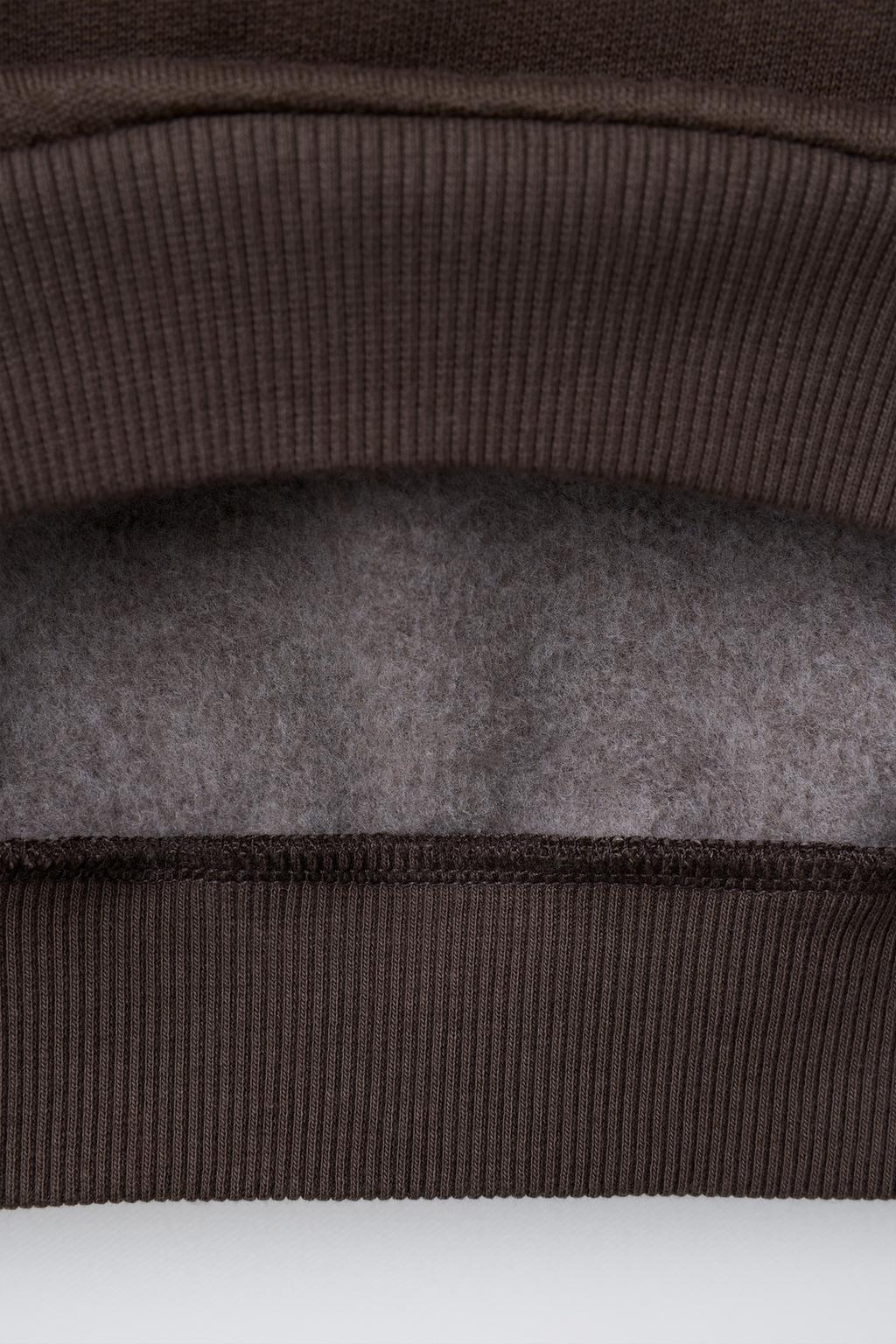 КОМПЛЕКТ ИЗ ТОЛСТОВКИ И БРЮК С ПРИНТОМ