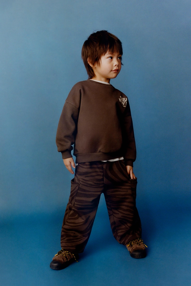 Костюм с принтом для джоггинга - кофта и брюки