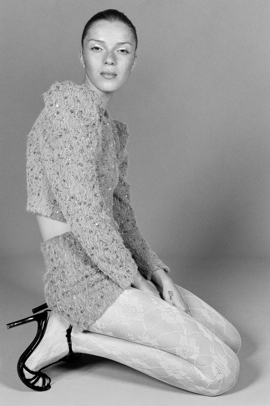 КУРТКА ИЗ ИСКУССТВЕННОГО МЕХА С БУСИНАМИ