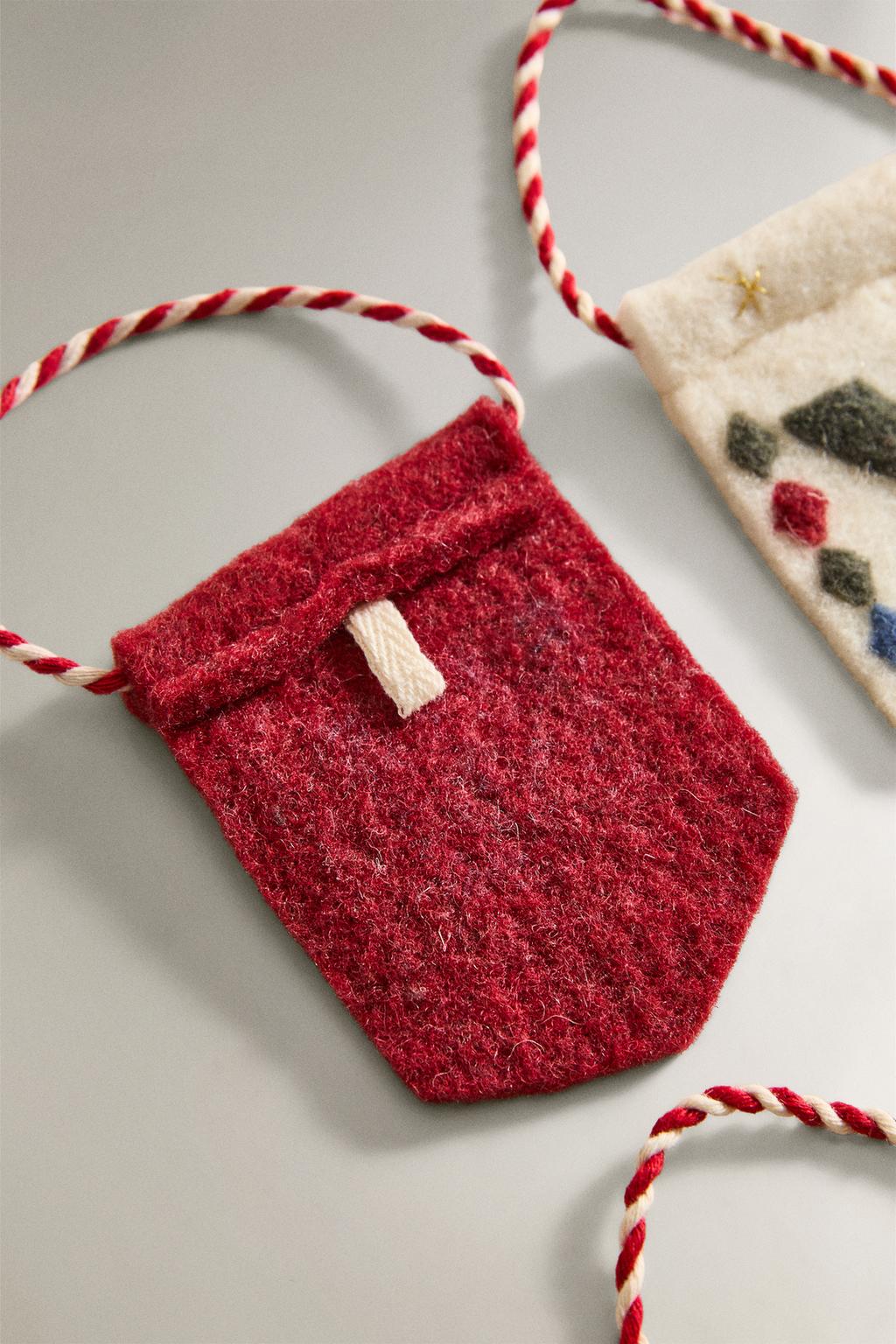 Новогоднее украшение флаг с буквой (w-z)