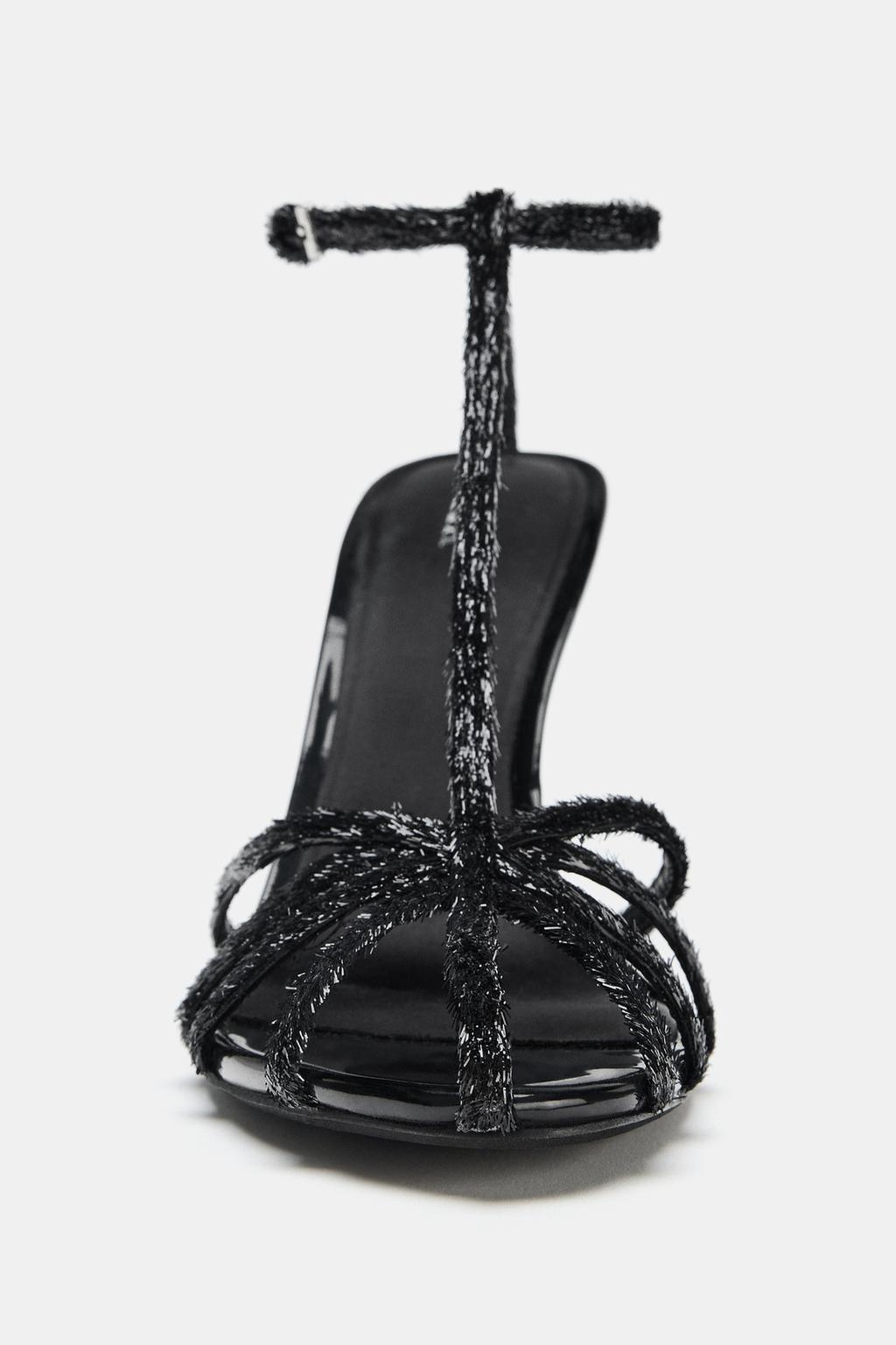 БОСОНОЖКИ НА КАБЛУКЕ С ПЕРЕКРЕСТНЫМИ РЕМЕШКАМИ