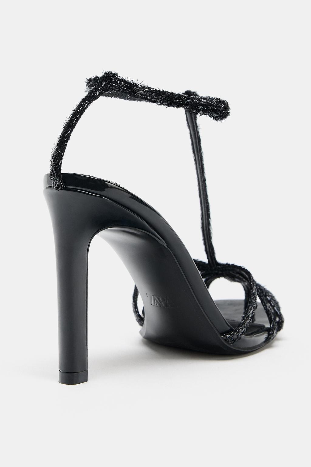 БОСОНОЖКИ НА КАБЛУКЕ С ПЕРЕКРЕСТНЫМИ РЕМЕШКАМИ