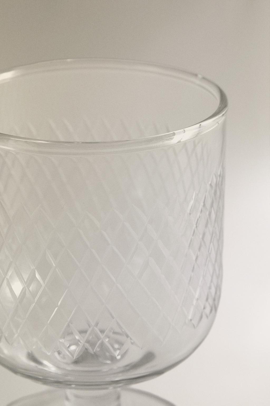 Гравированный бокал для вина