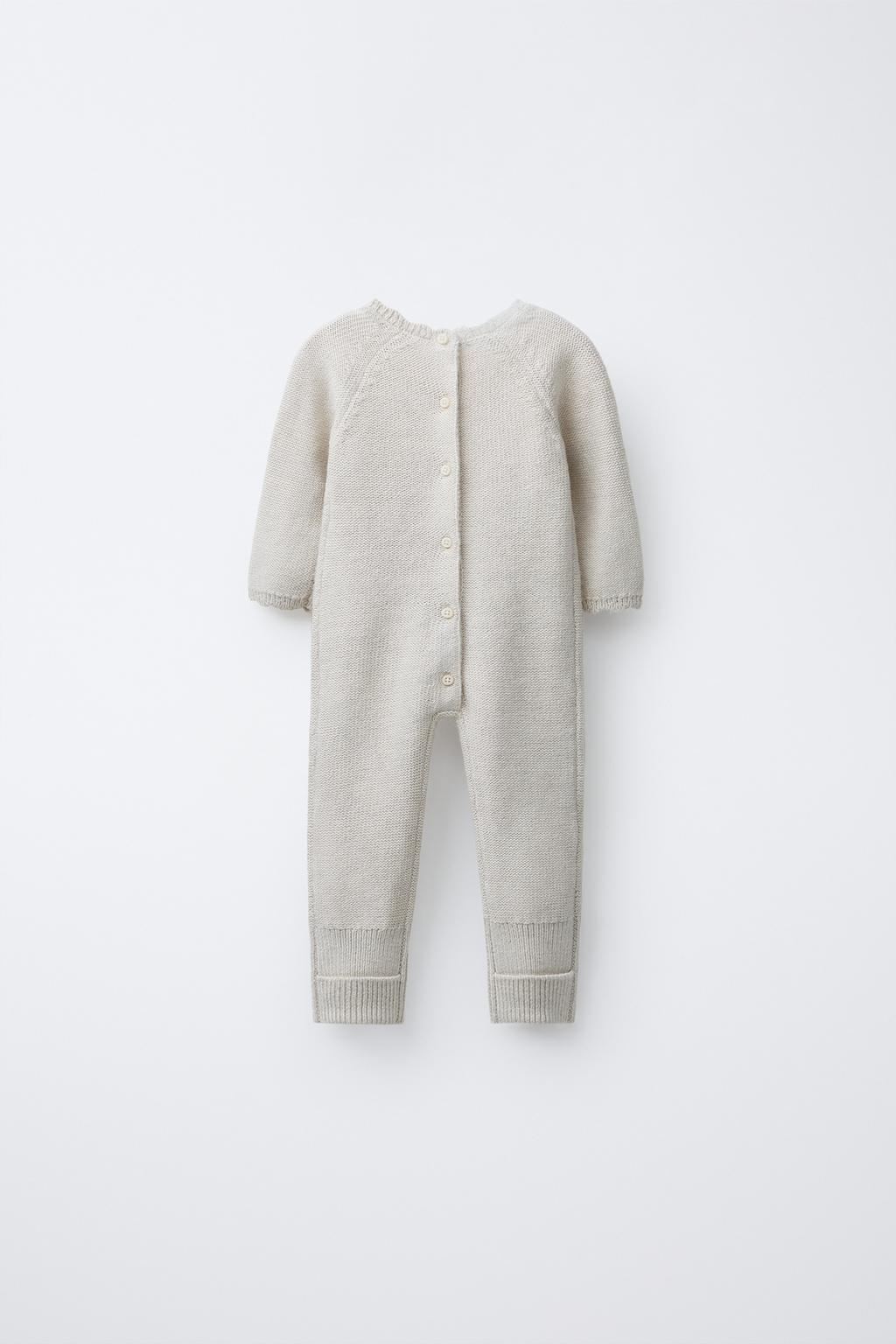 ВЯЗАНЫЙ КОМБИНЕЗОН С ВЫШИВКОЙ ЦВЕТОВ