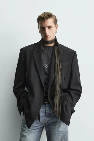 Двубортный костюмный блейзер в тонкую полоску LIMITED EDITION- Заказать в России