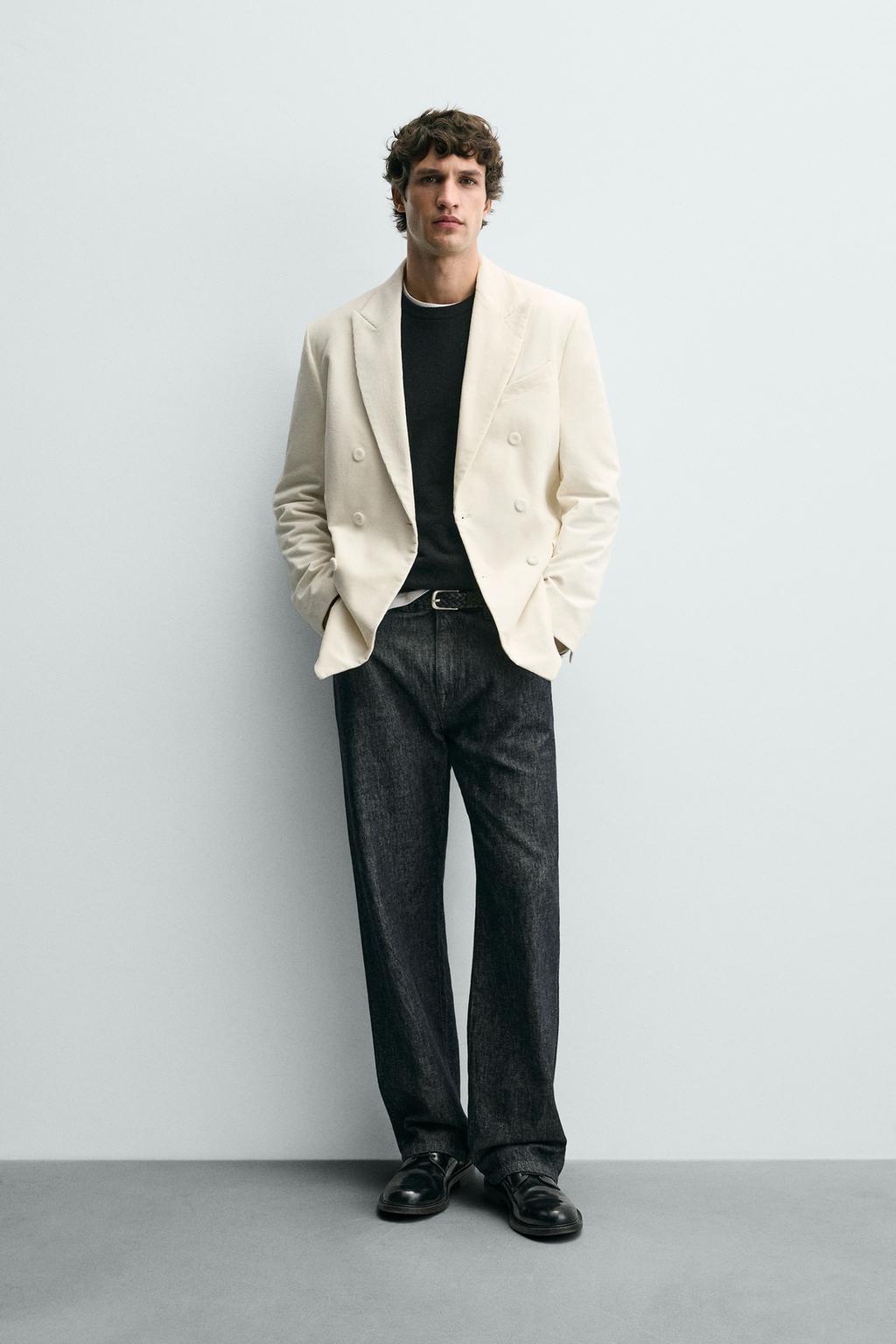 ДВУБОРТНЫЙ БЛЕЙЗЕР ИЗ ВЕЛЬВЕТА