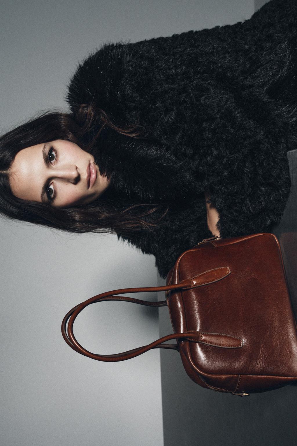 КОЖАНАЯ СУМКА-БОУЛИНГ