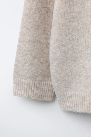 Мягкий трикотажный джемпер с вышивкой собаки- Заказать в России