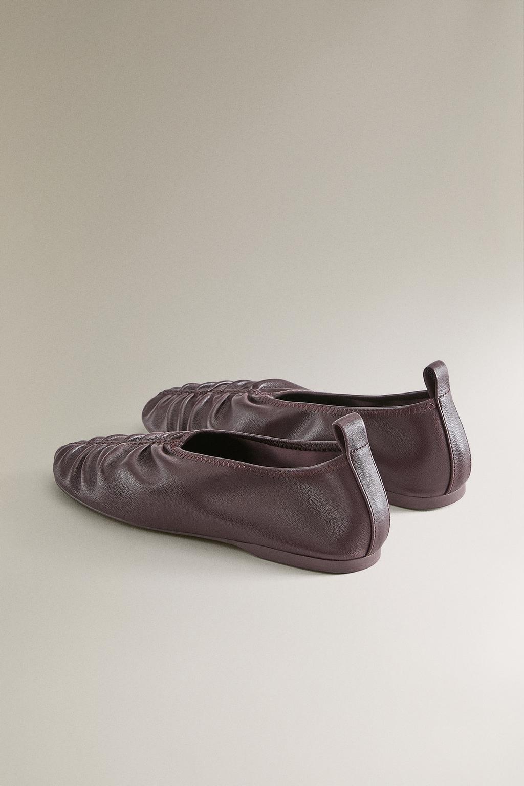 Туфли-балетки из плёнки