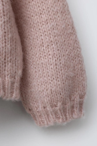 Вязаный свитер с вышитым медведем и шерстью- Заказать в России